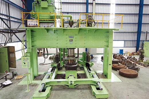 Hydraulic pressing machine